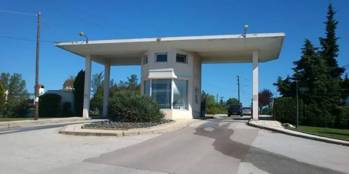Εύοσμος: Νέα εικόνα από το 2027 στα κοιμητήρια – Κάμερες, σεκιούριτι και μπάρες στην είσοδο