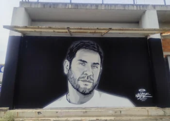 Mural ο Μαζωνάκης στη Θεσσαλονίκη από τον street artist «Hayate» – «Μεγαλώσαμε με τα τραγούδια του»