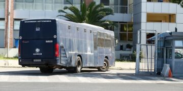 Σοκ στη Θεσσαλονίκη: Αυτοκτόνησε 42χρονος αστυνομικός μέσα σε υπηρεσιακό λεωφορείο
