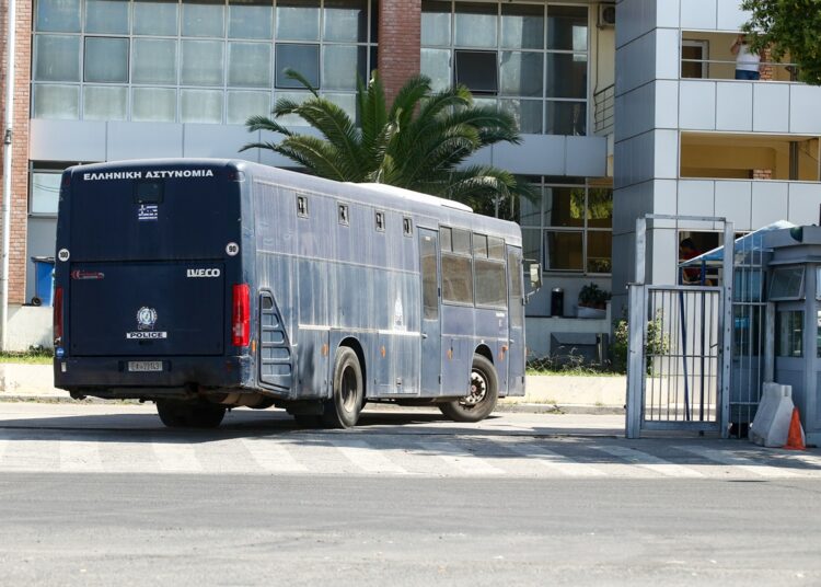 Σοκ στη Θεσσαλονίκη: Αυτοκτόνησε 42χρονος αστυνομικός μέσα σε υπηρεσιακό λεωφορείο